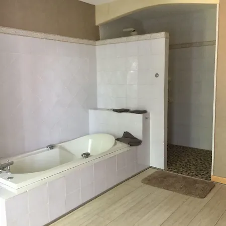 Clos De La Colombe 3* Pouzols