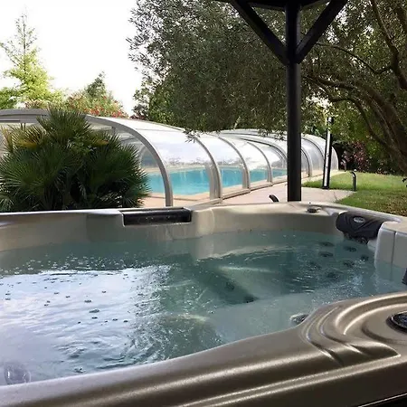 Clos De La Colombe 3*